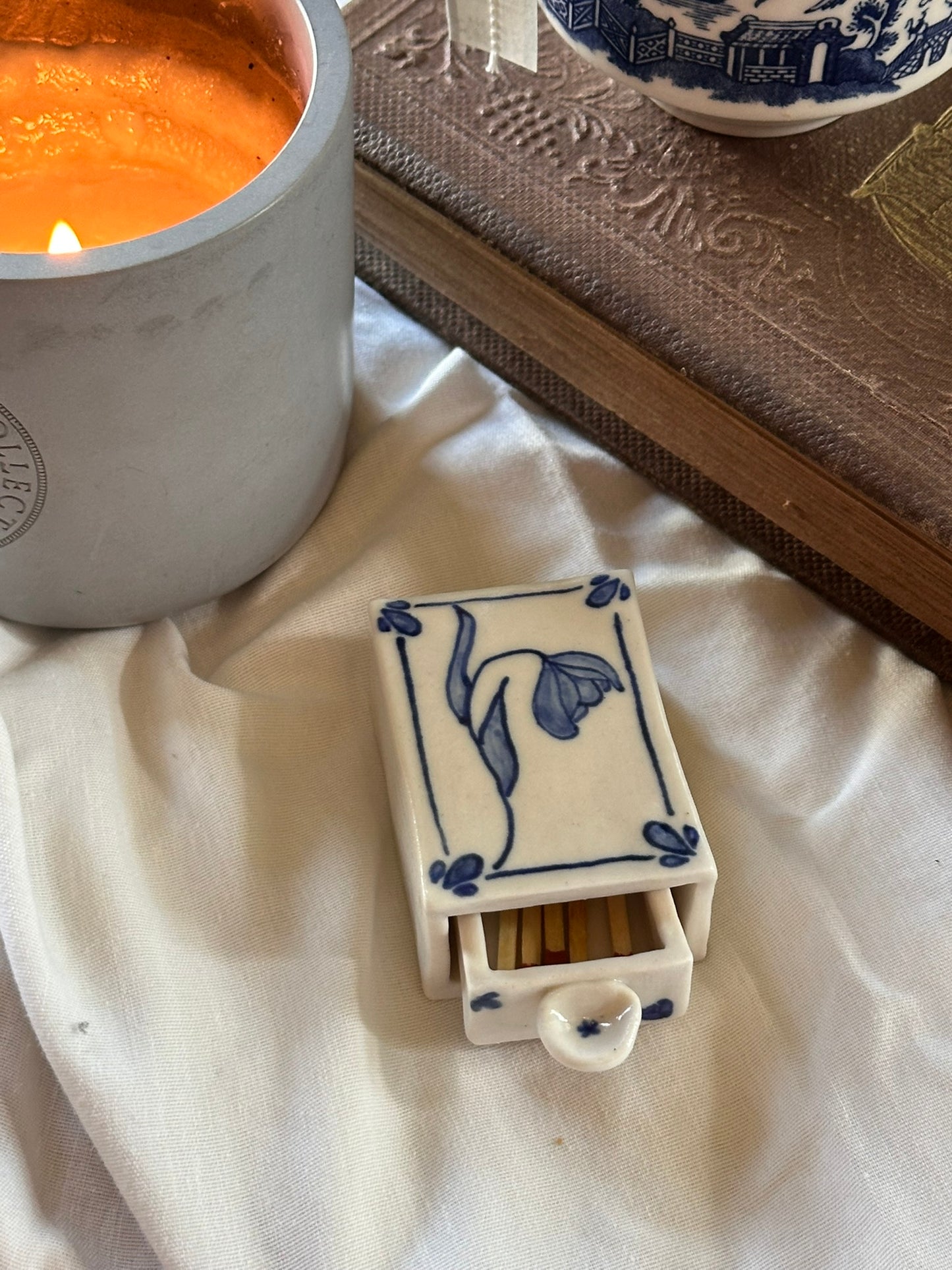 Tulip Design Matchbox/ Drawer